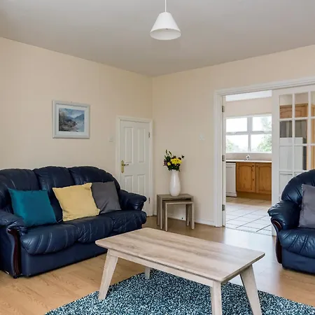 Hébergement de vacances Marine View -3 Bedroom Townhouse *