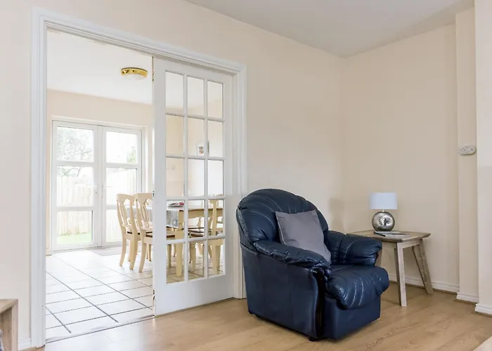 בית נופש Marine View -3 Bedroom Townhouse בונדוראן